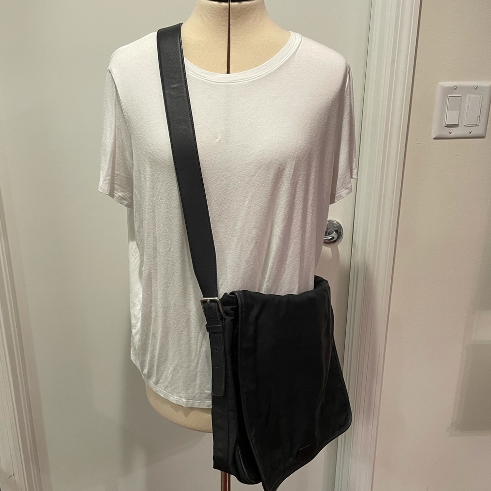 Coach Black nylon and leather trim messenger bag - Picture 14 of 15